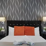 Modern City Centre Studio Apartment